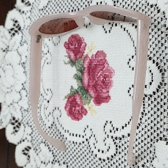 PRE-LOVED Aeropostale Pink Poly Framed Shades with Rosy Tinged Shades❣️🌸😎💕 - Picture 5 of 9